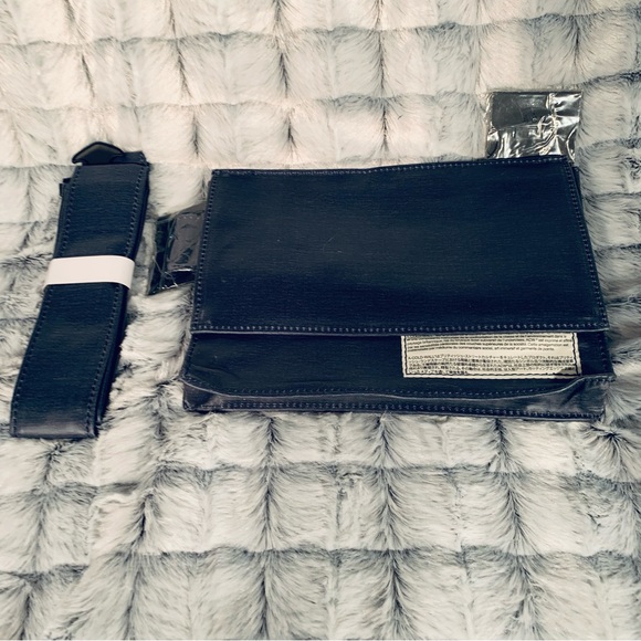 A-Cold-Wall* Men's Utility Crossbody Leather Bag | OS | Navy NEW!! - Picture 5 of 10